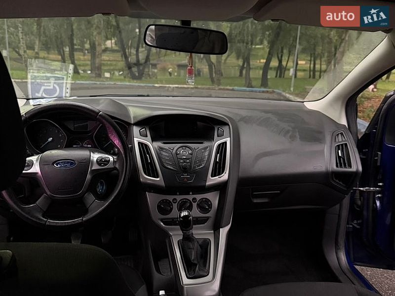 Седан Ford Focus 2013 в Киеве фото 13 Седан Ford Focus 2013 в Киеве