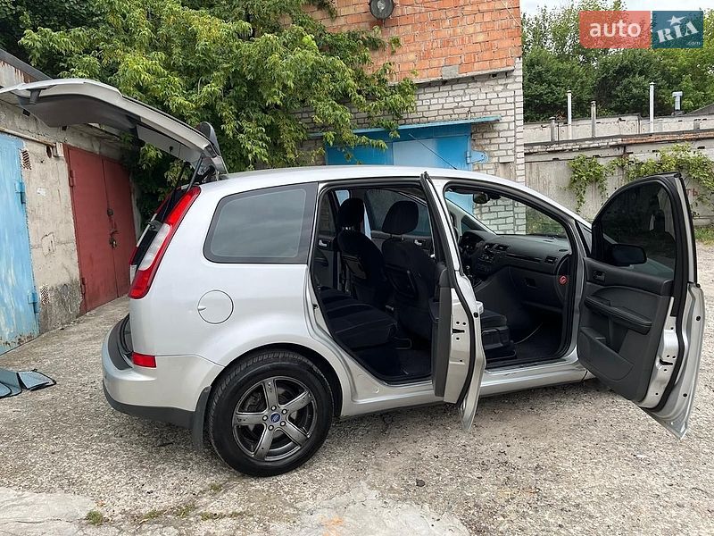 Седан Ford Focus 2005 в Днепре