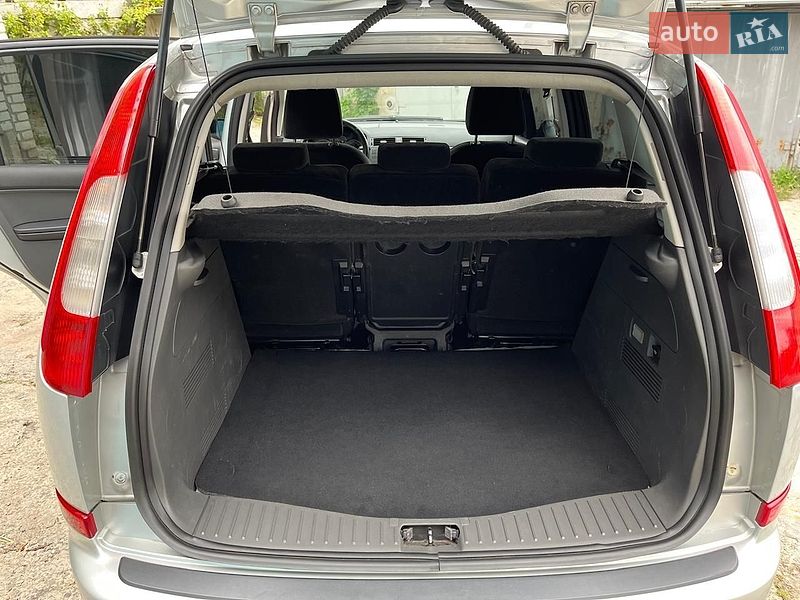 Седан Ford Focus 2005 в Днепре