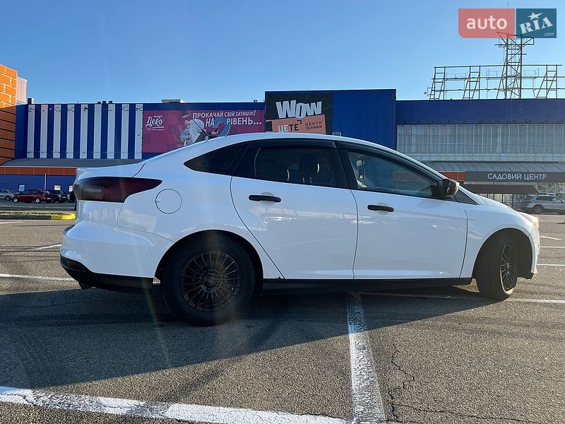 Седан Ford Focus 2015 в Києві