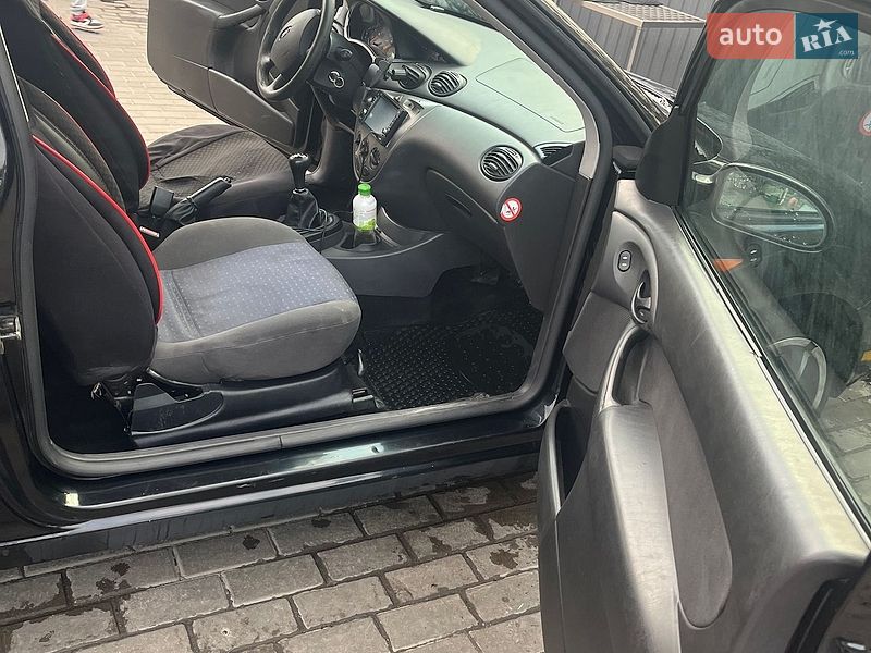 Хэтчбек Ford Focus 2004 в Квасилове фото 28 Хэтчбек Ford Focus 2004 в Квасилове
