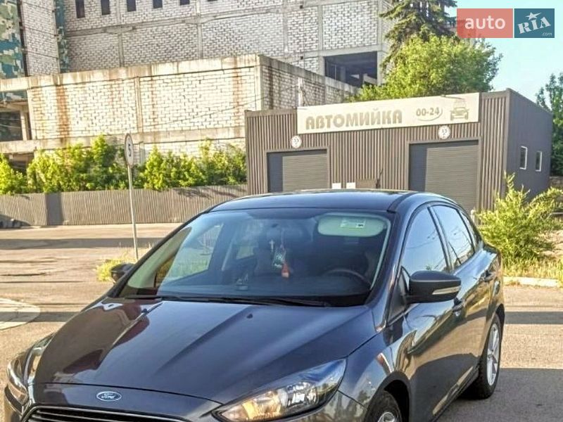 Седан Ford Focus 2017 в Дніпрі