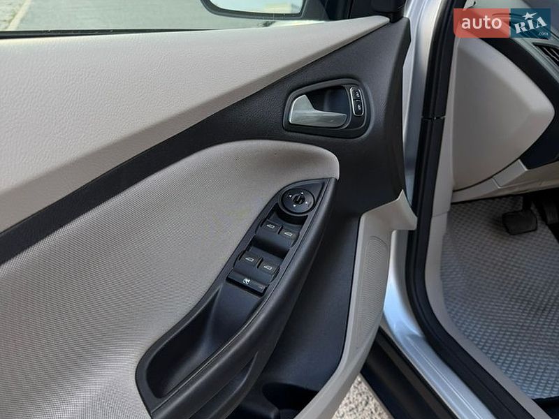 Седан Ford Focus 2015 в Днепре фото 12 Седан Ford Focus 2015 в Днепре