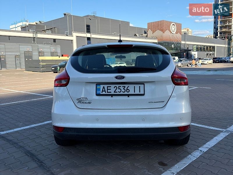 Хэтчбек Ford Focus 2015 в Киеве
