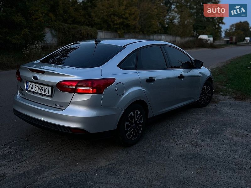 Седан Ford Focus 2015 в Киеве фото 6 Седан Ford Focus 2015 в Киеве