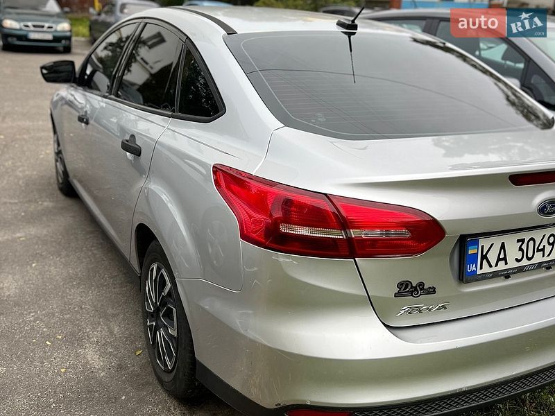 Седан Ford Focus 2015 в Киеве фото 10 Седан Ford Focus 2015 в Киеве