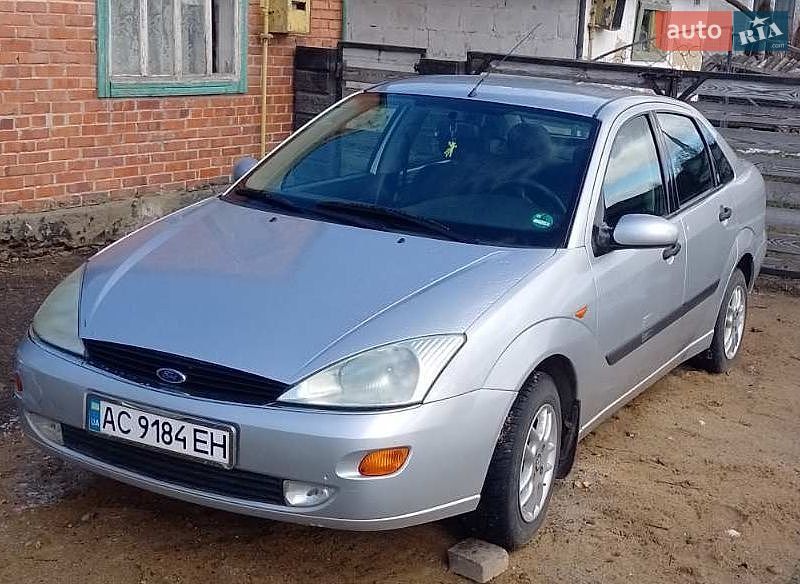 Хэтчбек Ford Focus 1999 в Ратным