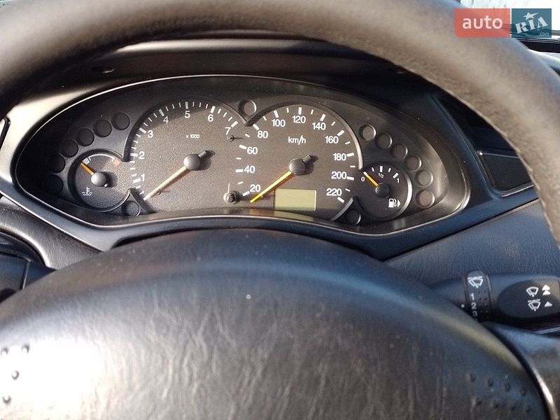 Хэтчбек Ford Focus 1999 в Ратным