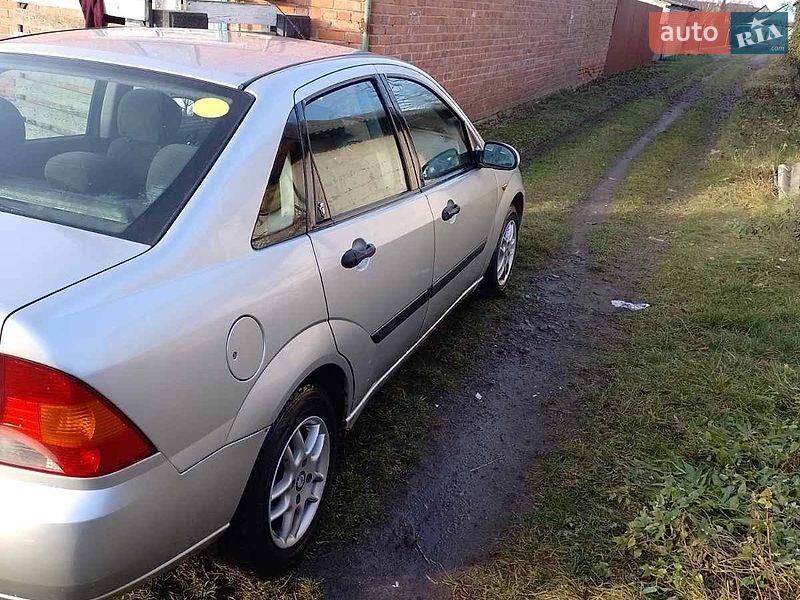 Хэтчбек Ford Focus 1999 в Ратным