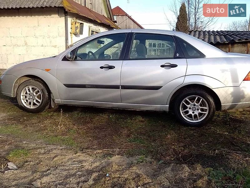 Хэтчбек Ford Focus 1999 в Ратным