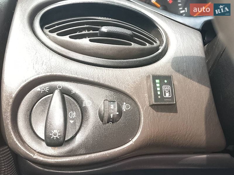 Седан Ford Focus 2003 в Самаре