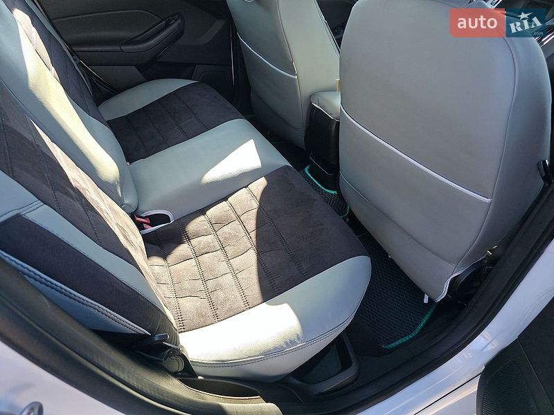 Хэтчбек Ford Focus 2015 в Киеве