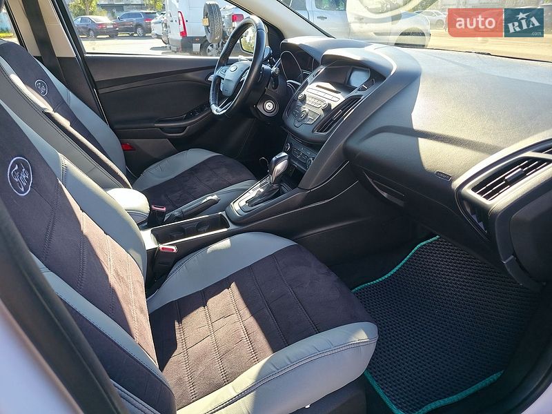 Хэтчбек Ford Focus 2015 в Киеве