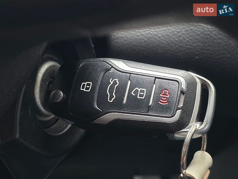Хэтчбек Ford Focus 2015 в Киеве