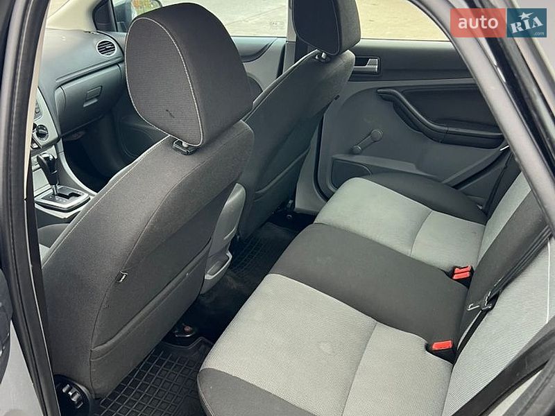 Седан Ford Focus 2011 в Счастливом