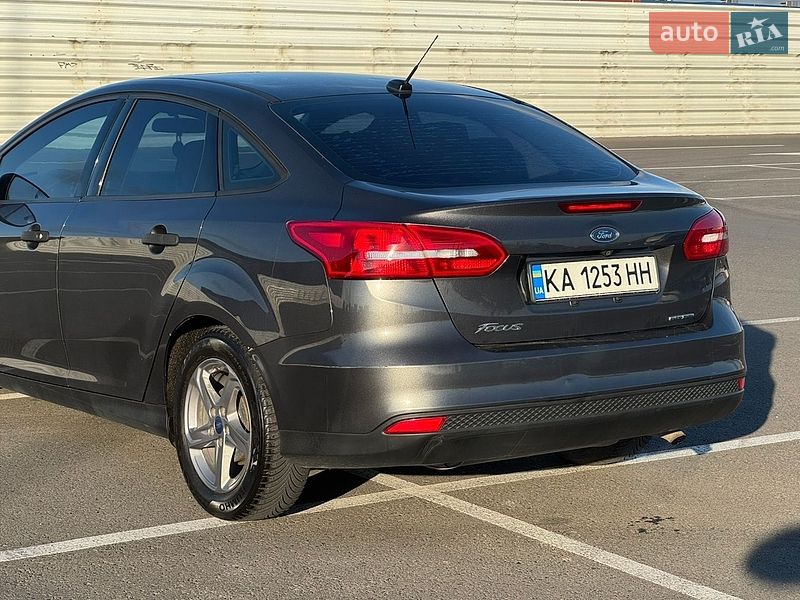 Седан Ford Focus 2015 в Львові