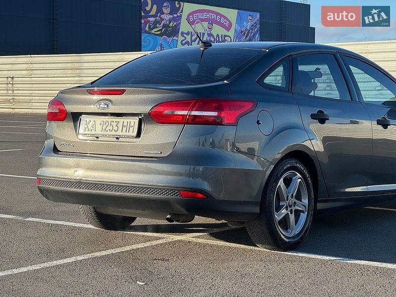 Седан Ford Focus 2015 в Львові