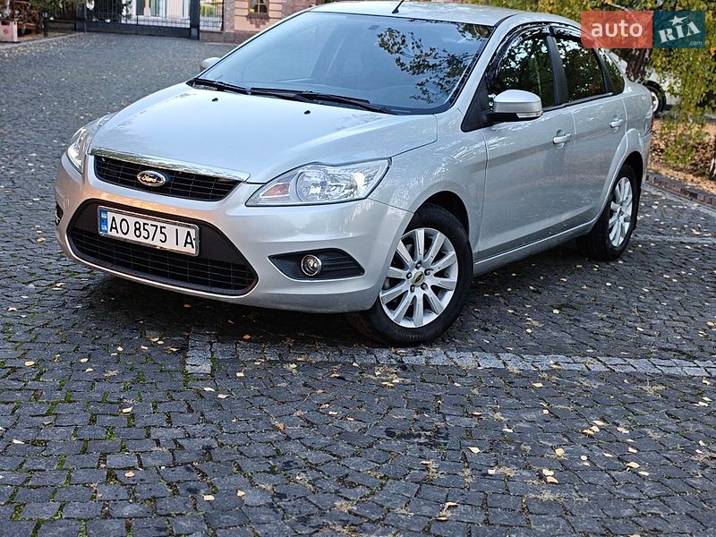 Седан Ford Focus 2010 в Береговому