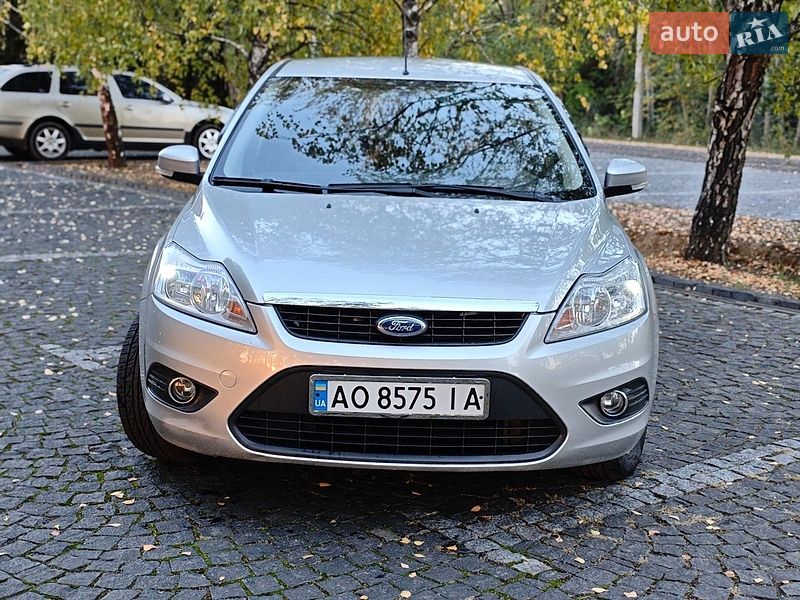 Седан Ford Focus 2010 в Береговому
