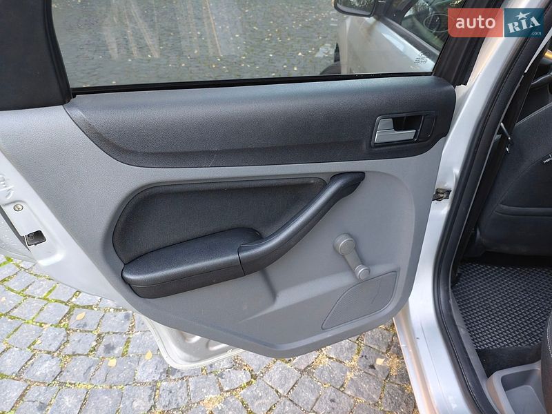 Седан Ford Focus 2010 в Береговому