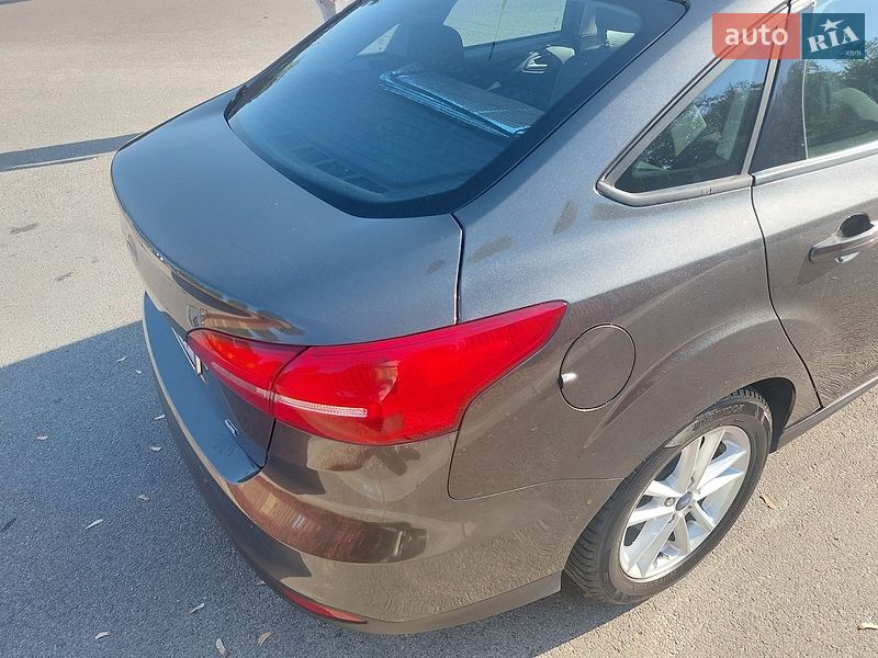Седан Ford Focus 2016 в Дніпрі