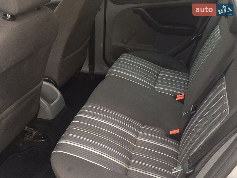 Универсал Ford Focus 2008 в Демидовке