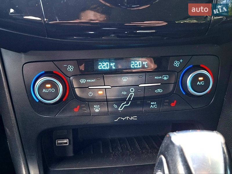 Седан Ford Focus 2015 в Дрогобичі
