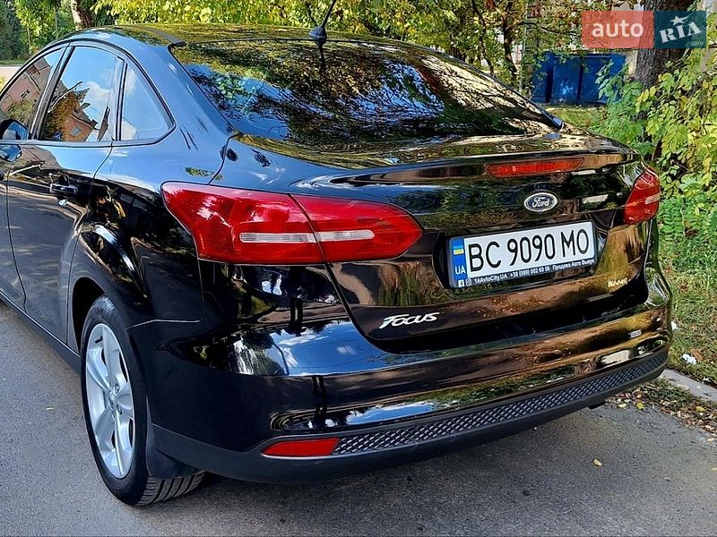 Седан Ford Focus 2015 в Дрогобичі