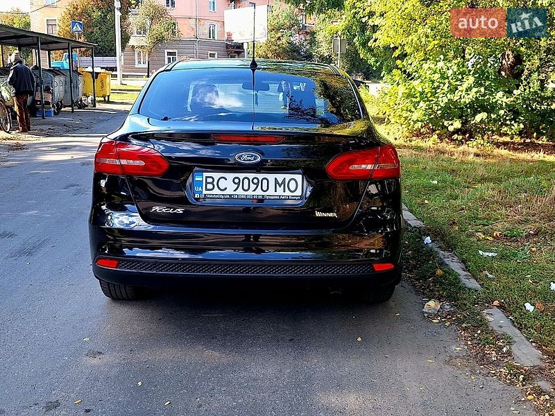 Седан Ford Focus 2015 в Дрогобичі