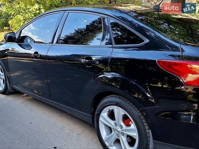 Седан Ford Focus 2015 в Дрогобичі