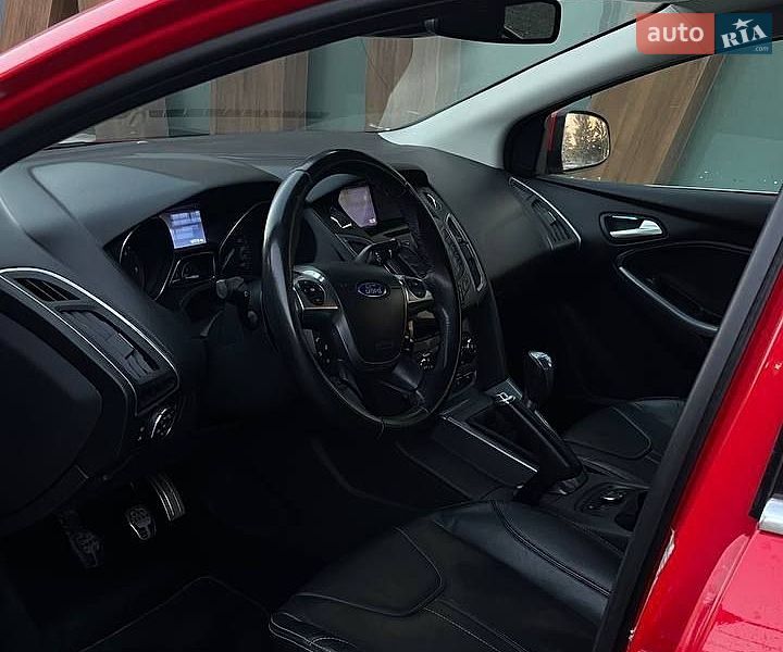 Хэтчбек Ford Focus 2012 в Луцке