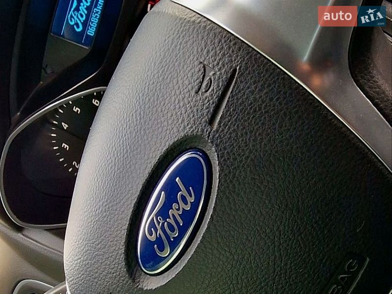 Седан Ford Focus 2013 в Песочине