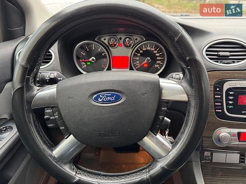 Хэтчбек Ford Focus 2008 в Киеве