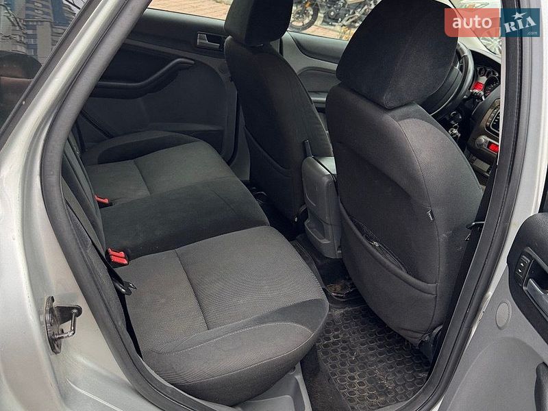 Хэтчбек Ford Focus 2008 в Киеве