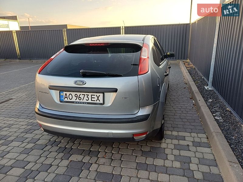 Хетчбек Ford Focus 2005 в Мукачевому