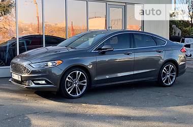 Седан Ford Fusion 2017 в 
