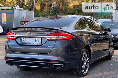 Седан Ford Fusion 2017 в 