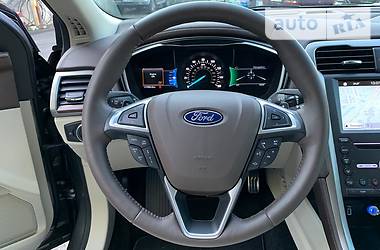 Седан Ford Fusion 2017 в 