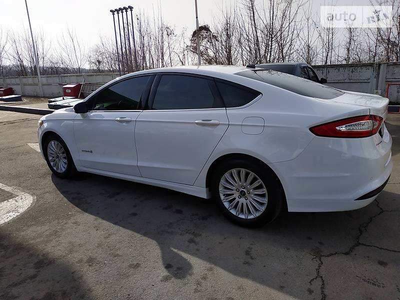Седан Ford Fusion 2015 в Одесі