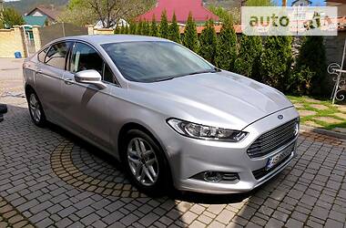 Седан Ford Fusion 2015 в 