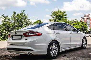 Седан Ford Fusion 2016 в Львове