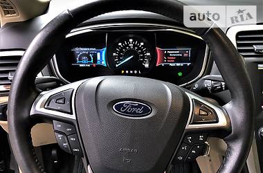 Седан Ford Fusion 2015 в 