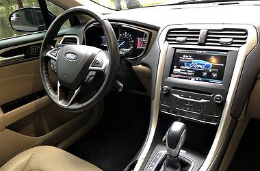 Седан Ford Fusion 2015 в 
