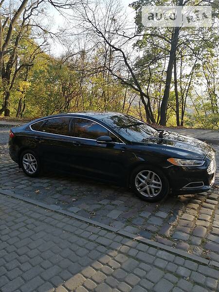 Седан Ford Fusion 2014 в Львові