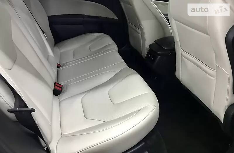 Седан Ford Fusion 2015 в Ужгороде