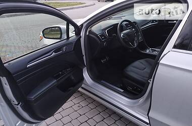 Седан Ford Fusion 2018 в 