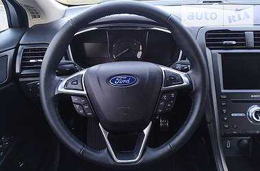 Седан Ford Fusion 2018 в 