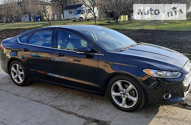 Седан Ford Fusion 2015 в 