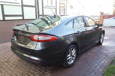 Седан Ford Fusion 2016 в 