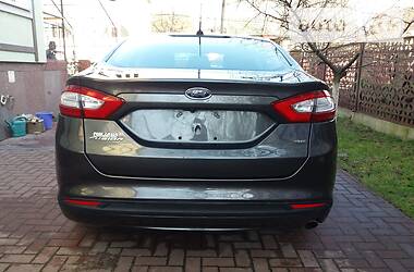 Седан Ford Fusion 2016 в 